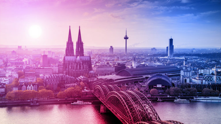Panorama Köln mit Hohenzollernbrücke, Dom und Hauptbahnhof