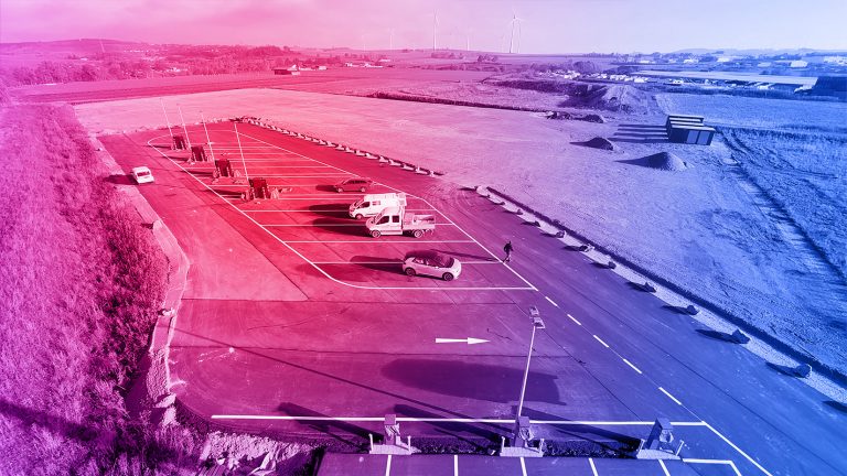 Luftaufnahme vom Bau des Ladeparks für LKW in Brilon